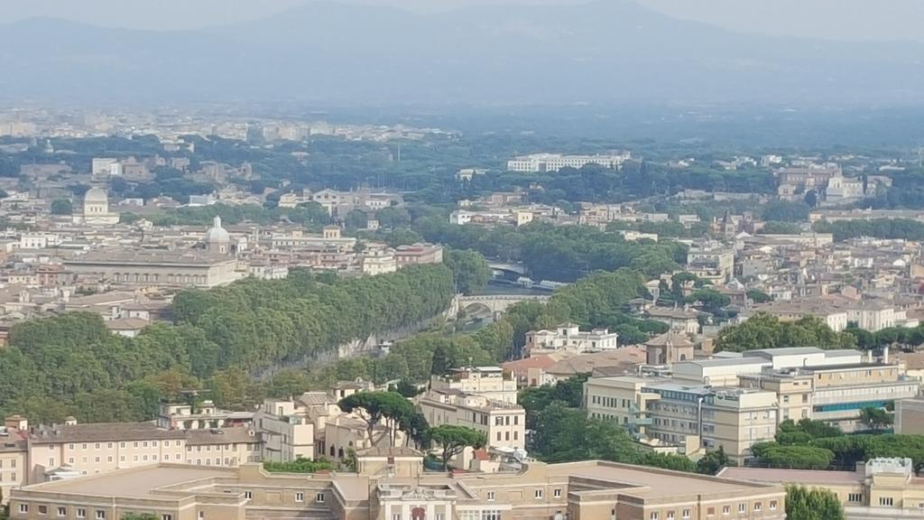 Roman Holidays All'Eur Bilik gambar
